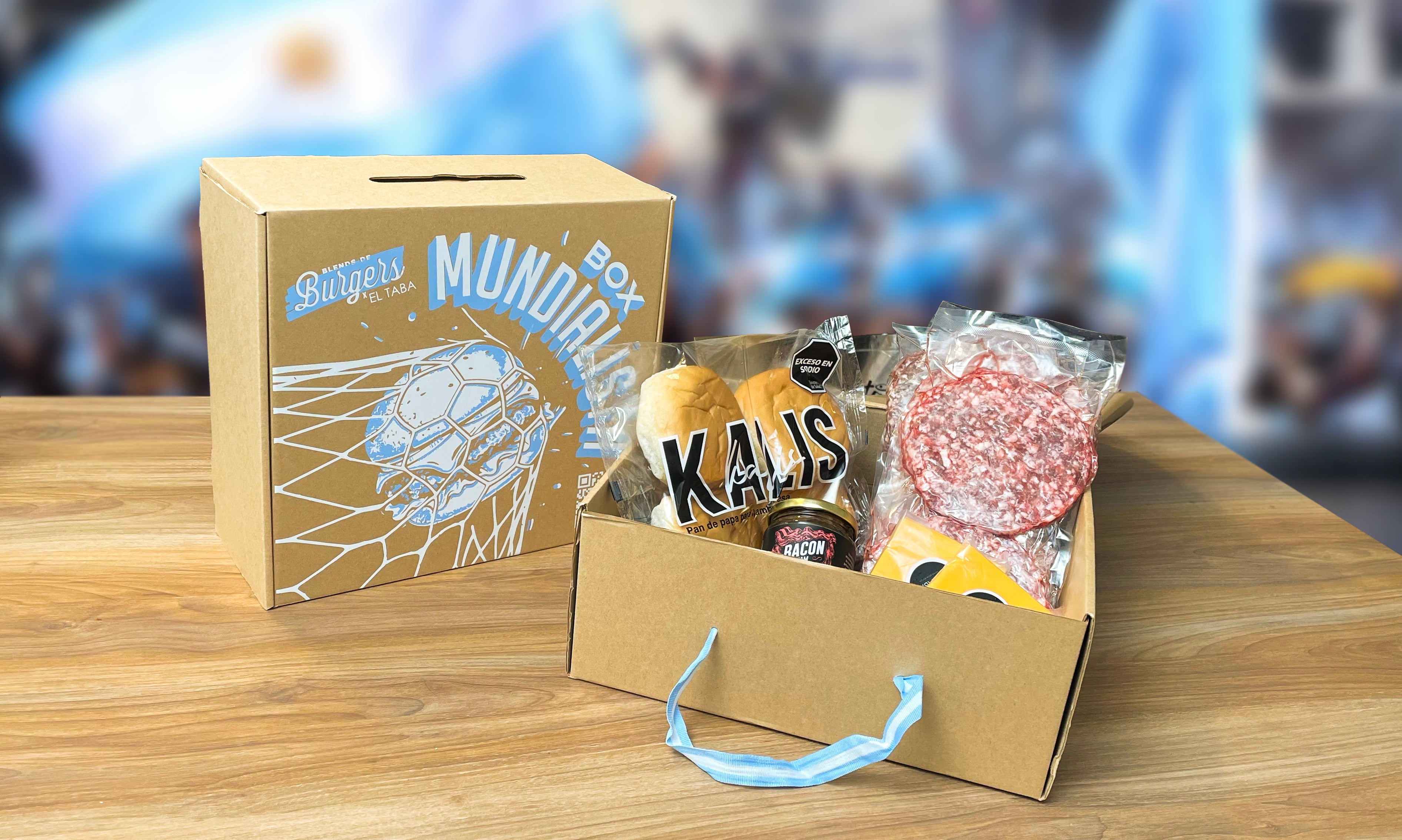 Box Mundialista abierto con todo lo que trae